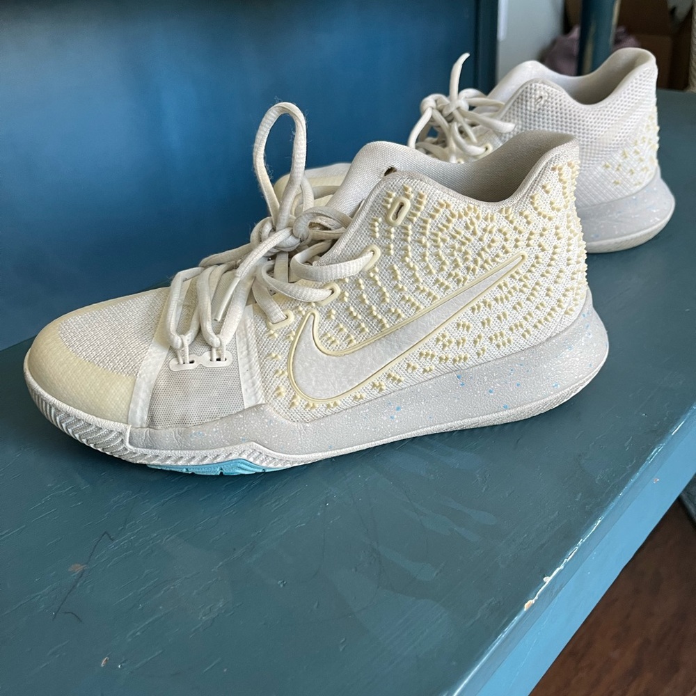 Nike kyrie 3 ivory basketball shoes